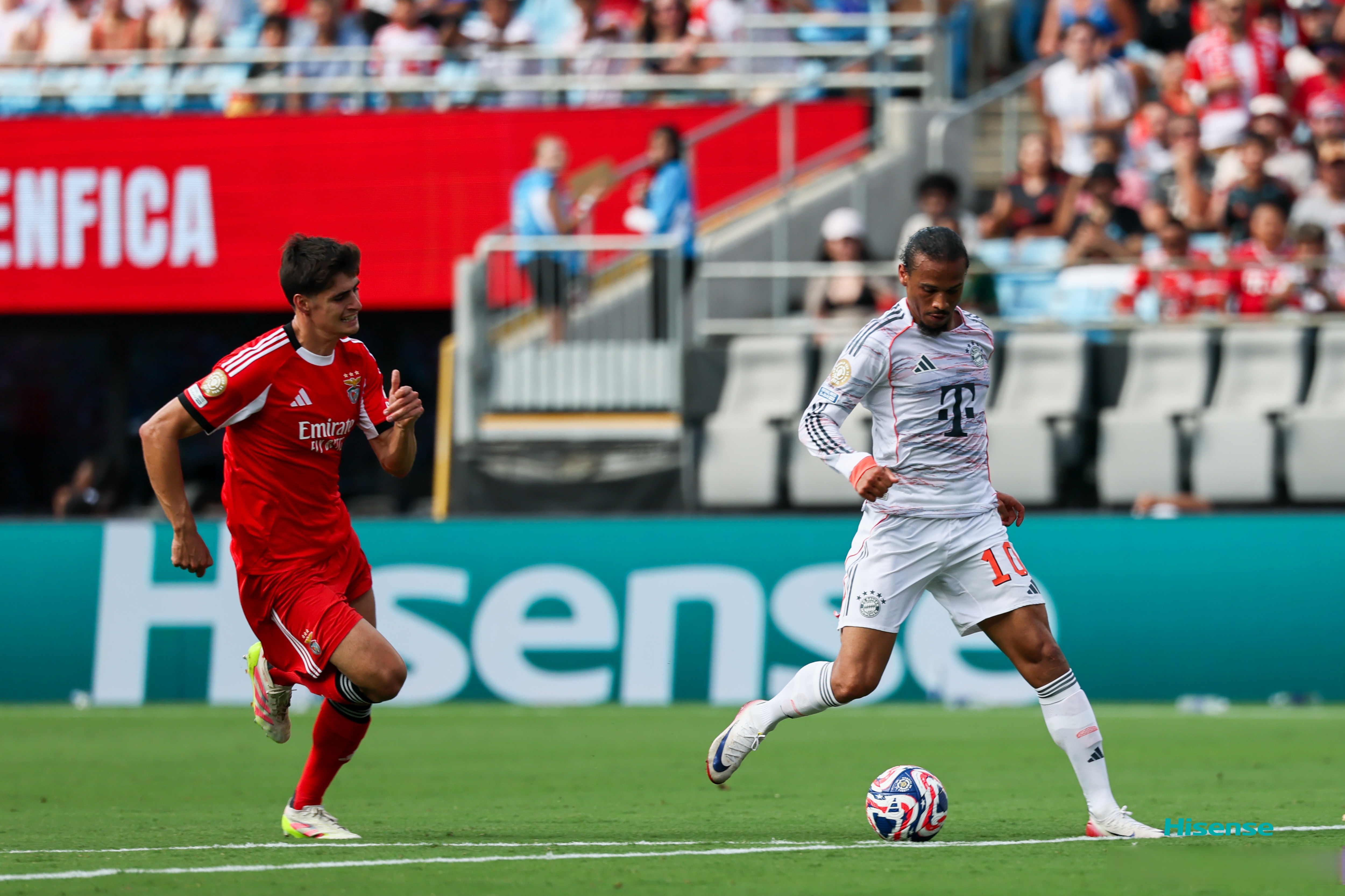 开云体育官网-皇家社会训练开放日，清晨再遭质疑引欢呼，西甲在即，高层口径保持一致(训诫皇帝下跪认主)