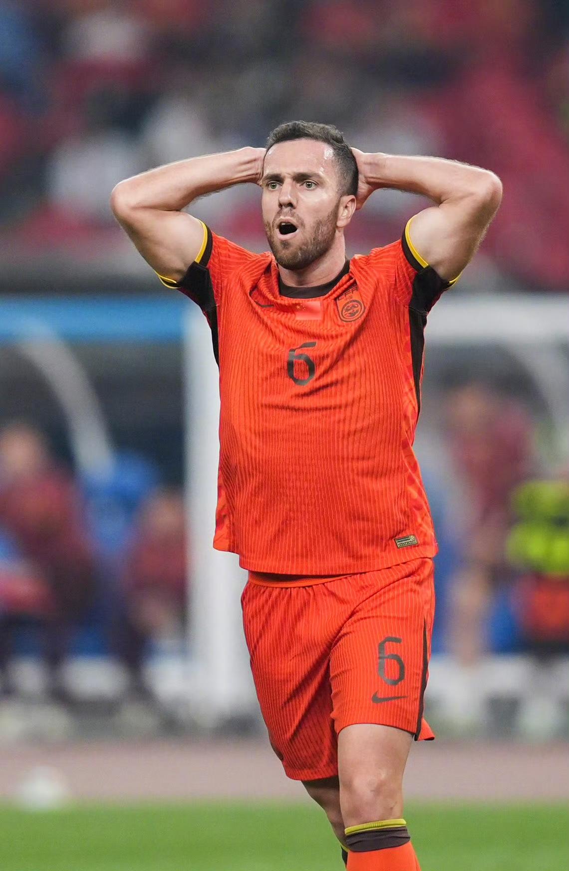 开云体育下载-包含AC米兰回应争议备战国王杯波尔图冲刺阶段队长鼓劲，俄克拉荷马雷霆绝杀压哨看傻球迷的词条