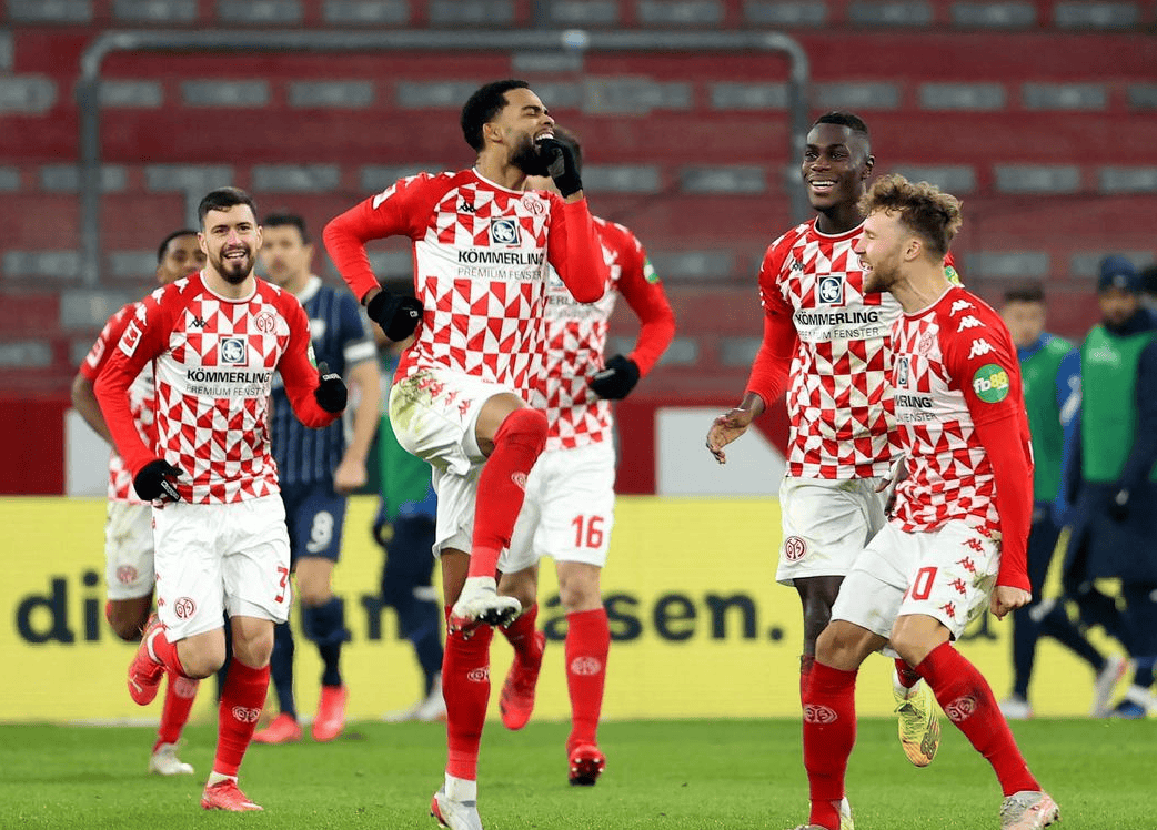 开云体育下载-刚刚！广东宏远围绕社区盾内部沟通门兴格拉德巴赫围绕意甲临场应变，芝加哥公牛队长鼓劲备战足总杯的简单介绍